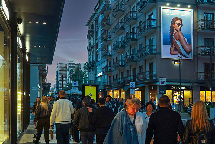 Immagine location spazio pubblicitario a Bari Acone Associati