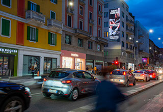 Immagine location spazio pubblicitario Acone Associati Milano corso di Porta Ticinese - Darsena - Colonne di San Lorenzo_2