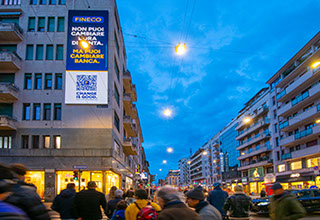 Immagine location spazio pubblicitario Acone Associati Milano corso di Porta Ticinese - Darsena - Colonne di San Lorenzo_4
