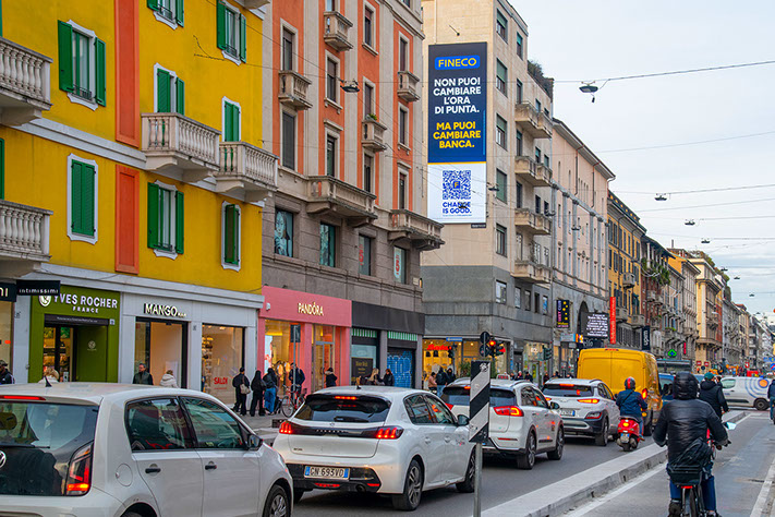 Immagine location spazio pubblicitario Acone Associati Milano corso di Porta Ticinese - Darsena - Colonne di San Lorenzo_5
