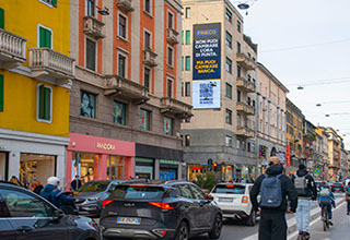 Immagine location spazio pubblicitario Acone Associati Milano corso di Porta Ticinese - Darsena - Colonne di San Lorenzo_6