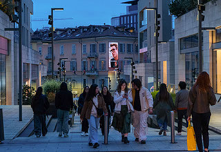 Immagine location spazio pubblicitario Acone Associati Milano corso di Porta Ticinese - Darsena - Colonne di San Lorenzo_2