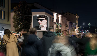 Immagine location spazio pubblicitario Acone Associati Milano piazza Cordusio - palazzo Broggi - Domination_1