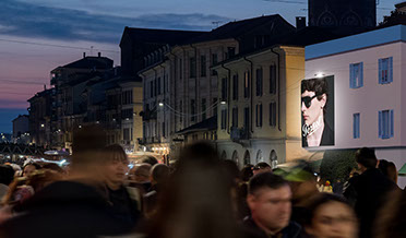 Immagine location spazio pubblicitario Acone Associati Milano piazza Cordusio - palazzo Broggi - Domination_3