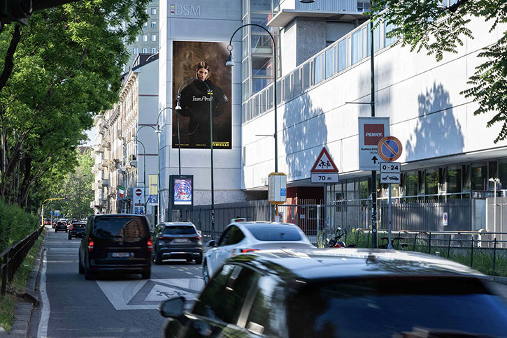 Immagine location spazio pubblicitario Acone Associati Milano piazza Cordusio - palazzo Broggi - Domination_4