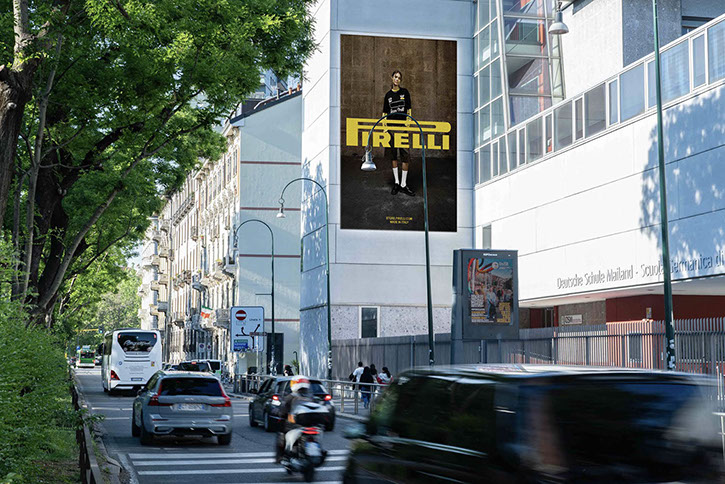 :&nbsp; Immagine location spazio pubblicitario Acone Associati Milano piazza Cordusio - palazzo Broggi - Domination_5
