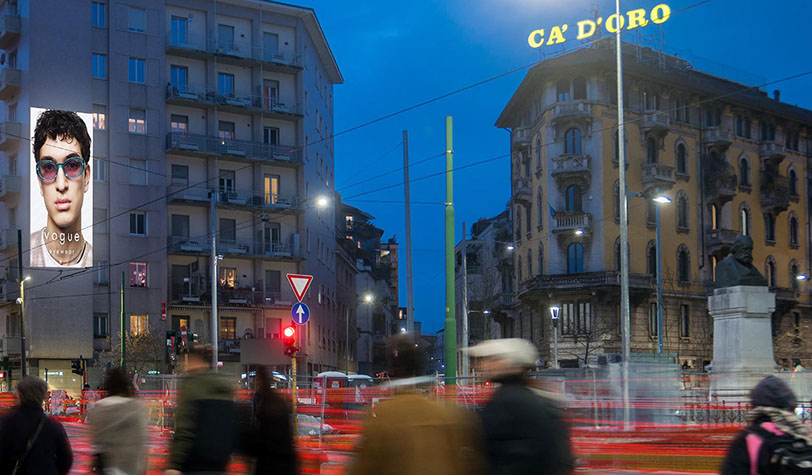 Immagine location spazio pubblicitario Acone Associati Milano piazza Cordusio - palazzo Broggi - Domination_1