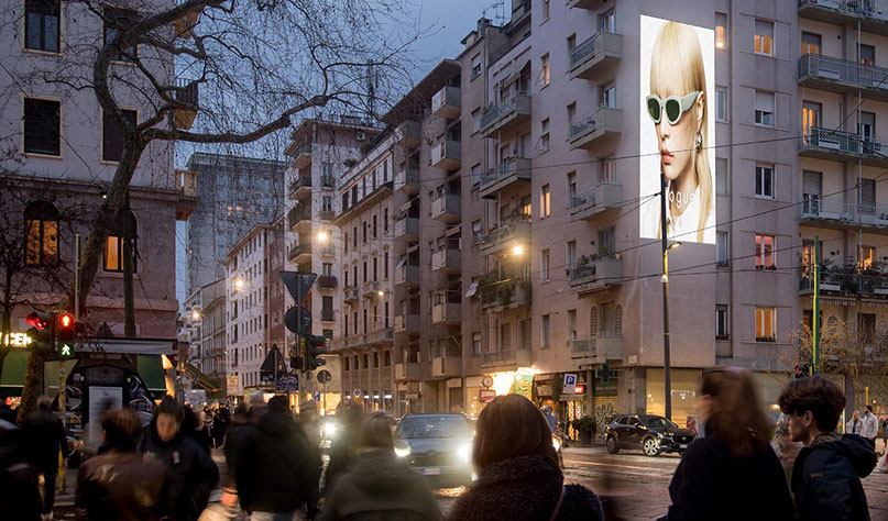Immagine location spazio pubblicitario Acone Associati Milano piazza Cordusio - palazzo Broggi - Domination_1