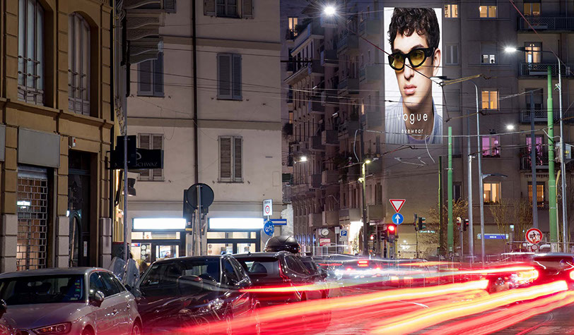 Immagine location spazio pubblicitario Acone Associati Milano piazza Cordusio - palazzo Broggi - Domination_3