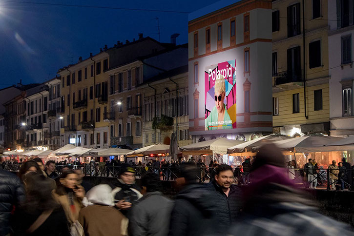 Immagine location spazio pubblicitario Acone Associati Milano corso di Porta Ticinese - Darsena - Colonne di San Lorenzo_2