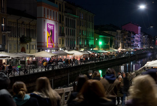 Immagine location spazio pubblicitario Acone Associati Milano corso di Porta Ticinese - Darsena - Colonne di San Lorenzo_5