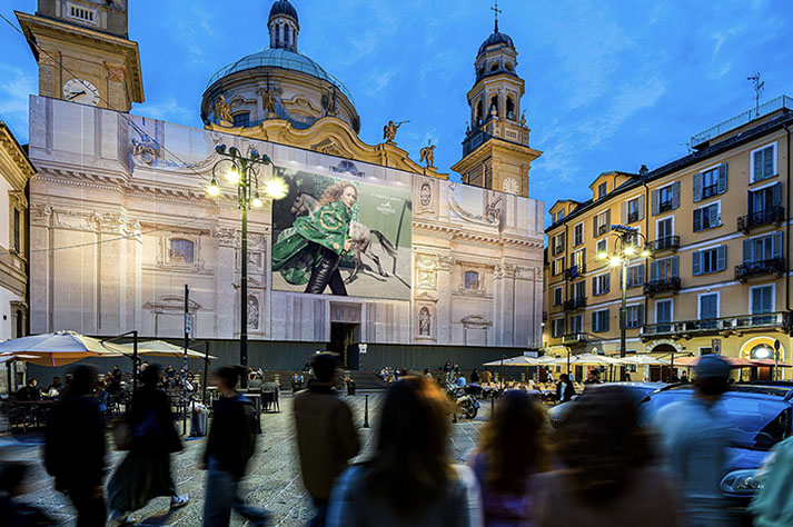 Immagine location spazio pubblicitario Acone Associati Milano corso di Porta Ticinese - Darsena - Colonne di San Lorenzo