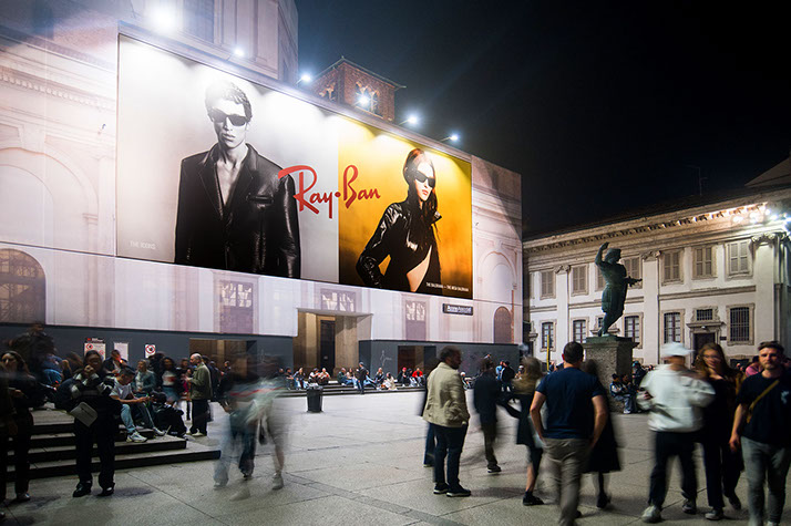 Immagine location spazio pubblicitario Acone Associati Milano corso di Porta Ticinese - Darsena - Colonne di San Lorenzo_3