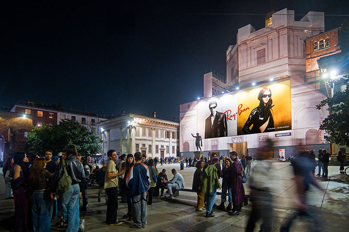 Immagine location spazio pubblicitario Acone Associati Milano corso di Porta Ticinese - Darsena - Colonne di San Lorenzo_5