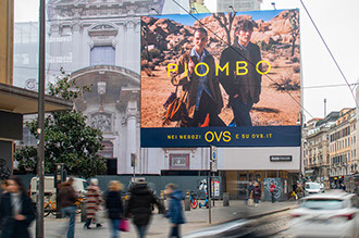 :&nbsp; Immagine location spazio pubblicitario Acone Associati Milano piazza Cordusio - palazzo Broggi - Domination_5
