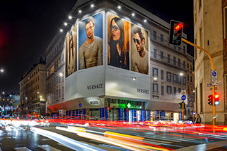 Immagine location spazio pubblicitario Acone Associati Milano piazza Cordusio - palazzo Broggi - Domination_1