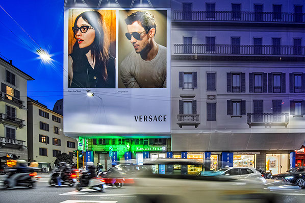 Immagine location spazio pubblicitario Acone Associati Milano piazza Cordusio - palazzo Broggi - Domination_3