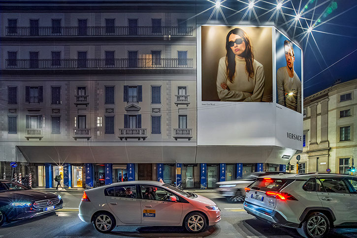 Immagine location spazio pubblicitario Acone Associati Milano piazza Cordusio - palazzo Broggi - Domination_4