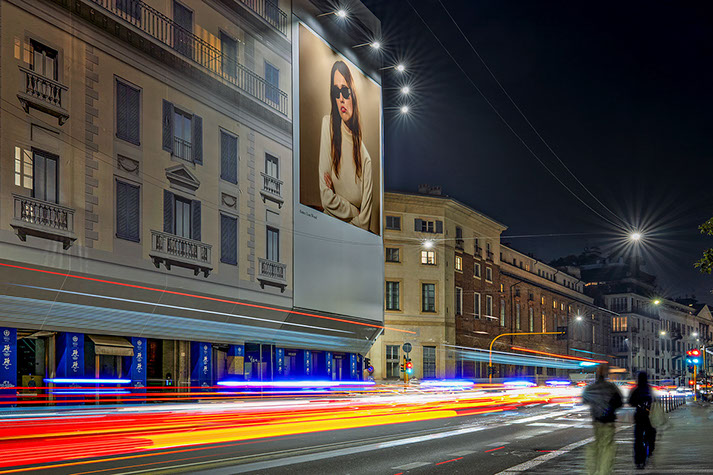 :&nbsp; Immagine location spazio pubblicitario Acone Associati Milano piazza Cordusio - palazzo Broggi - Domination_5
