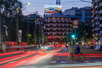 Immagine location spazio pubblicitario Acone Associati Milano piazza Cordusio - palazzo Broggi - Domination_1