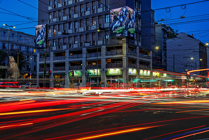Immagine location spazio pubblicitario Acone Associati Milano corso Como - Gae Aulenti - ledwall_2