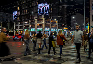 Immagine location spazio pubblicitario Acone Associati Milano corso Como - Gae Aulenti - ledwall_4
