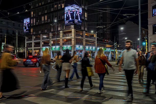 Immagine location spazio pubblicitario Acone Associati Milano corso Como - Gae Aulenti - ledwall_4