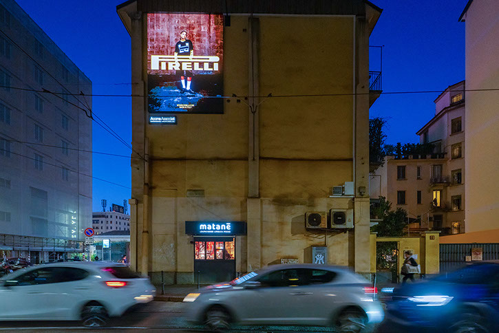 Immagine location spazio pubblicitario Acone Associati Milano corso di Porta Ticinese - Darsena - Colonne di San Lorenzo_3