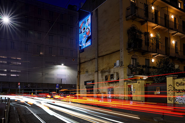 Immagine location spazio pubblicitario Acone Associati Milano corso di Porta Ticinese - Darsena - Colonne di San Lorenzo_5