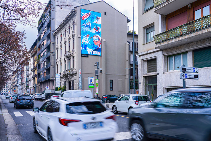 Immagine location spazio pubblicitario Acone Associati Milano corso di Porta Ticinese - Darsena - Colonne di San Lorenzo_4