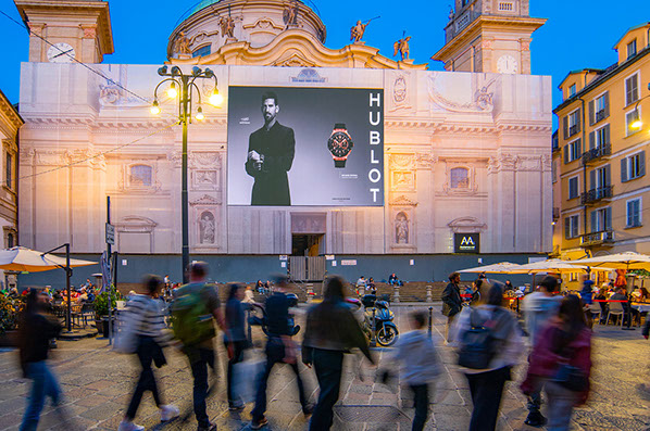 Immagine location spazio pubblicitario Acone Associati Milano corso di Porta Ticinese - Darsena - Colonne di San Lorenzo