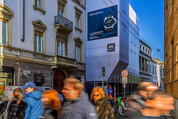 :&nbsp; Immagine location spazio pubblicitario Acone Associati Milano piazza Cordusio - palazzo Broggi - Domination_5