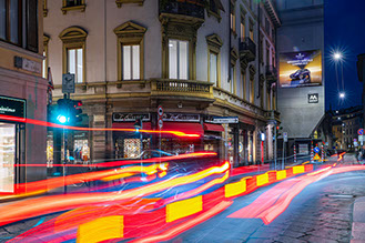 Immagine location spazio pubblicitario Acone Associati Milano piazza Cordusio - palazzo Broggi - Domination_1