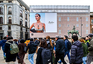 Immagine location spazio pubblicitario Acone Associati Milano corso di Porta Ticinese - Darsena - Colonne di San Lorenzo_6