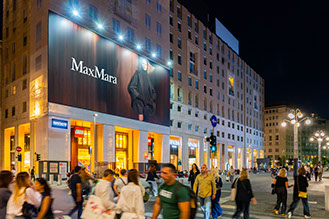 Immagine location spazio pubblicitario Acone Associati Milano piazza Cordusio - palazzo Broggi - Domination_4