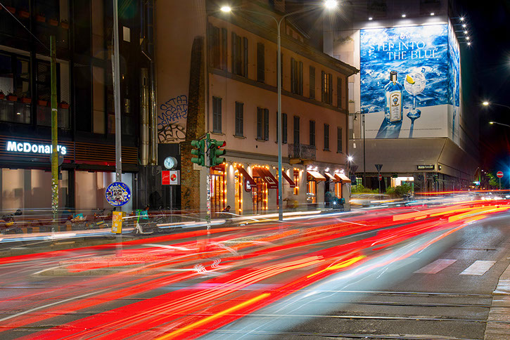 Immagine location spazio pubblicitario Acone Associati Milano piazza Cordusio - palazzo Broggi - Domination_4