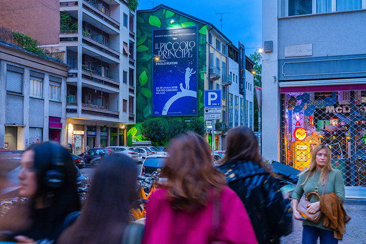Immagine location spazio pubblicitario Acone Associati Milano corso di Porta Ticinese - Darsena - Colonne di San Lorenzo_3
