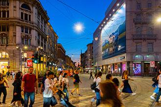 Immagine location spazio pubblicitario Acone Associati Milano piazza Cordusio - palazzo Broggi - Domination_3