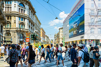 Immagine location spazio pubblicitario Acone Associati Milano piazza Cordusio - palazzo Broggi - Domination_6