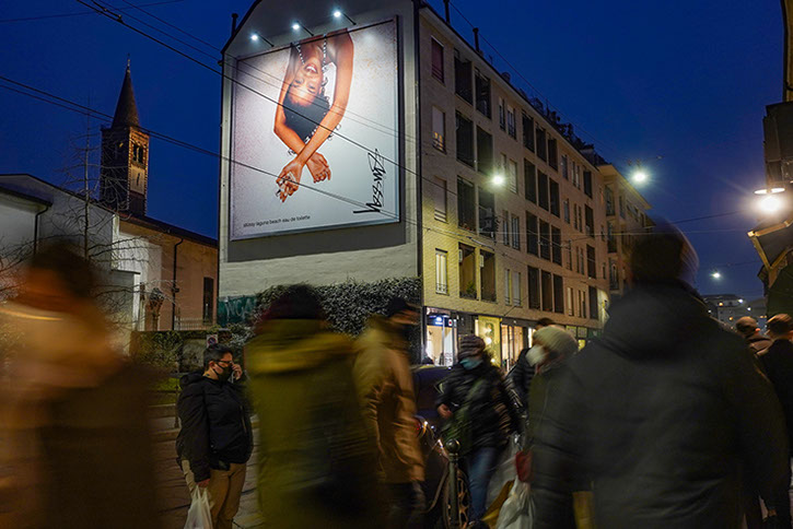 Immagine location spazio pubblicitario Acone Associati Milano corso di Porta Ticinese - Darsena - Colonne di San Lorenzo_2
